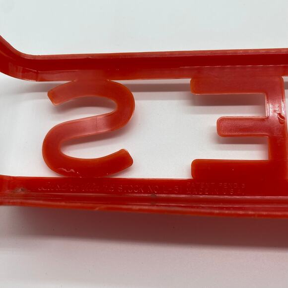 Lustro-Ware Red SPICES Hanging Wall Spice Rack Plastic Mid Century Kitschy Retro - Picture 4 of 8